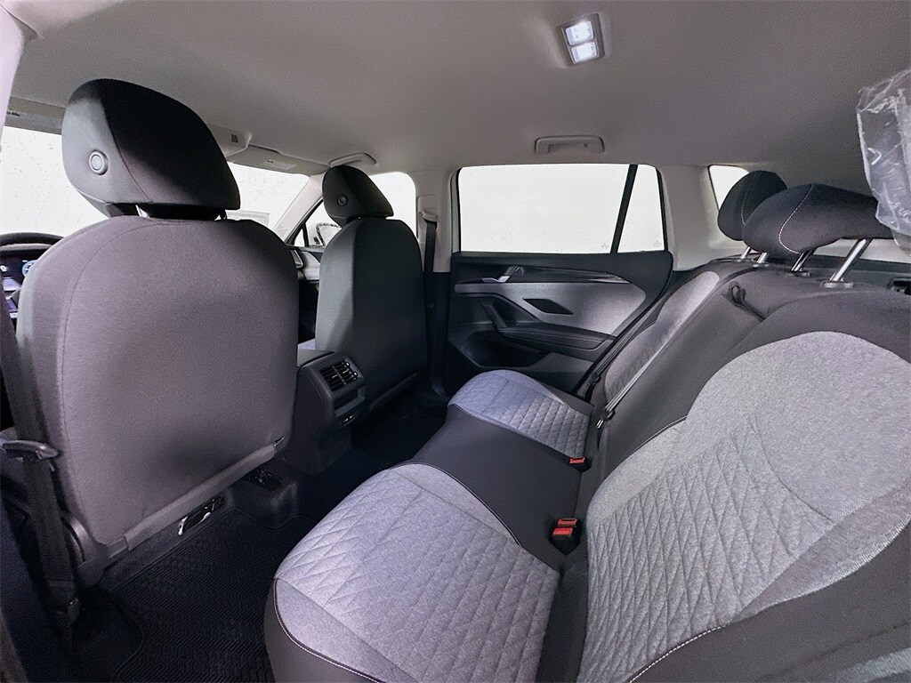 2025 Volkswagen Tiguan S photo 3