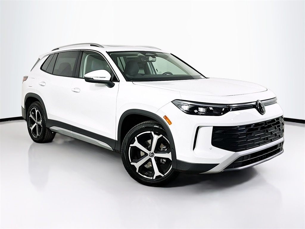 2025 Volkswagen Tiguan SE's photo