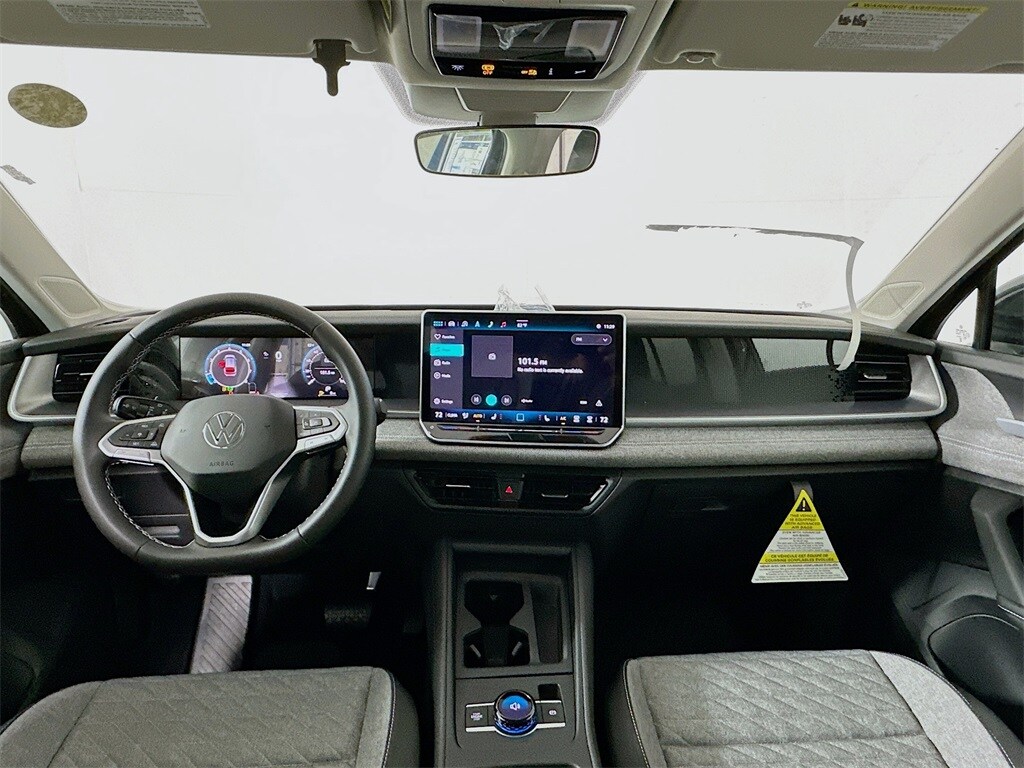 2025 Volkswagen Tiguan S photo 3