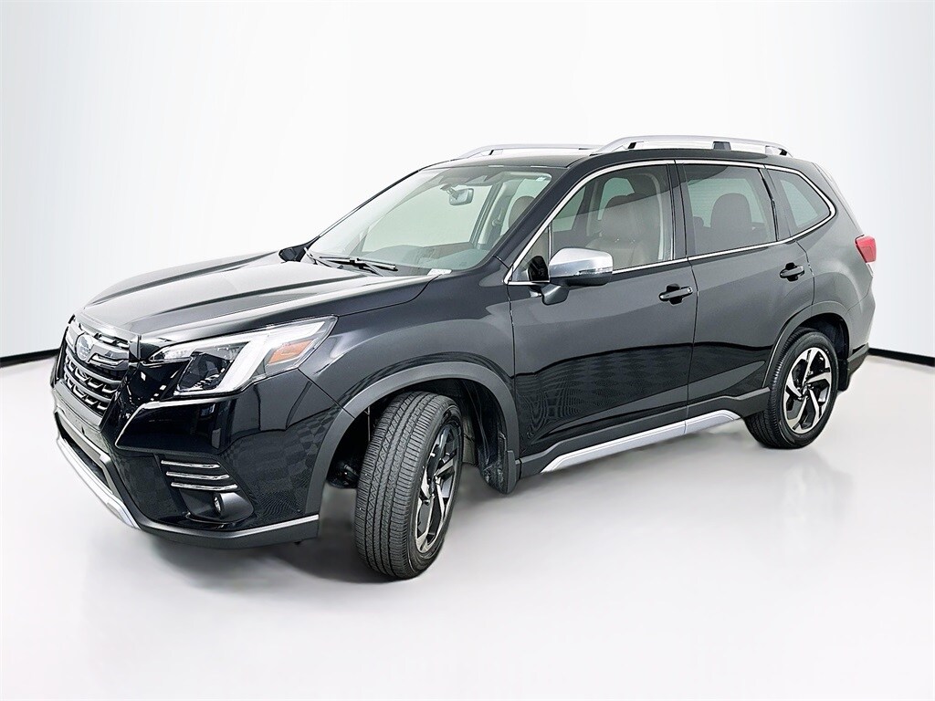 2024 Subaru Forester Touring photo 2