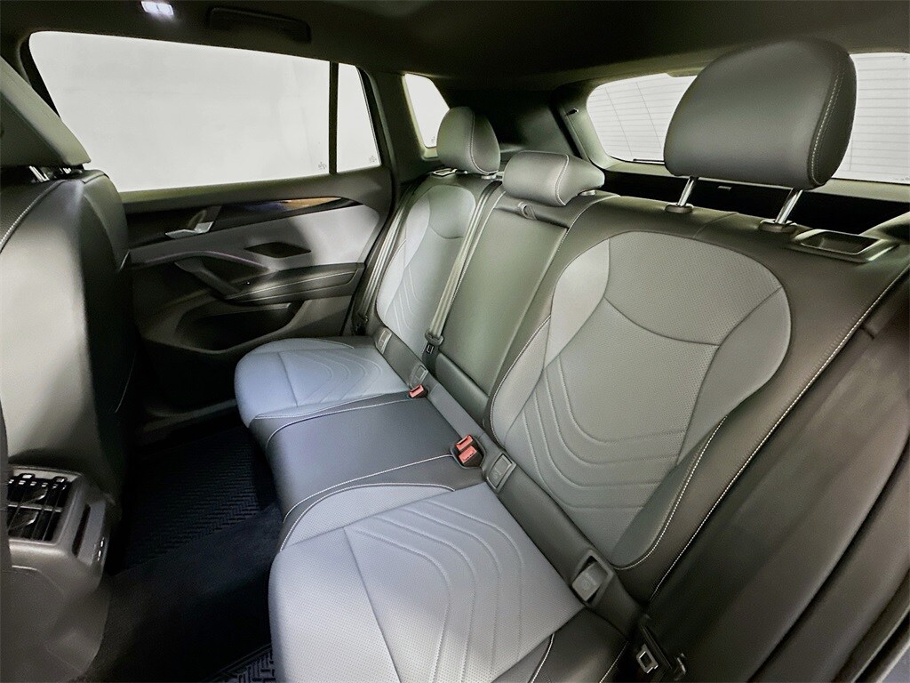 2025 Volkswagen Tiguan SE R-Line Black photo 4