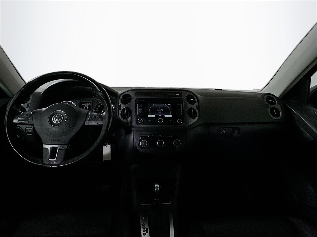 2012 Volkswagen Tiguan SE photo 2