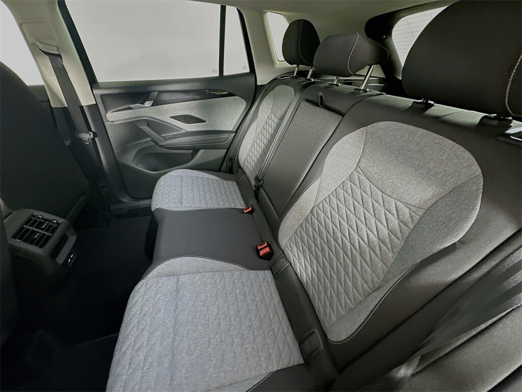 2025 Volkswagen Tiguan S photo 3