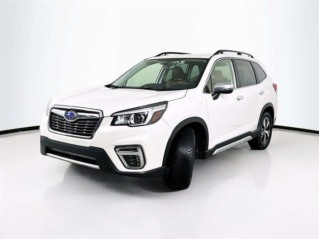 2019 Subaru Forester Touring photo 2