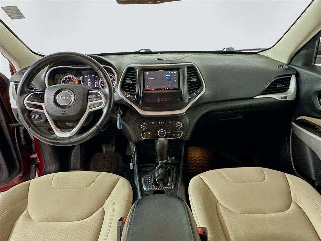 2017 Jeep Cherokee Latitude photo 3