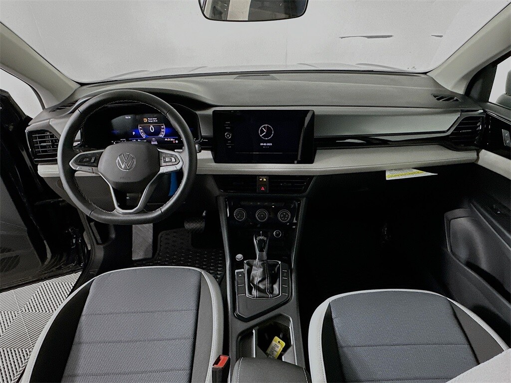 2025 Volkswagen Taos S photo 3