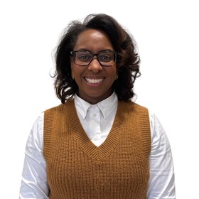 Staff member Gigi Simmons  from ID_b41056a716ed