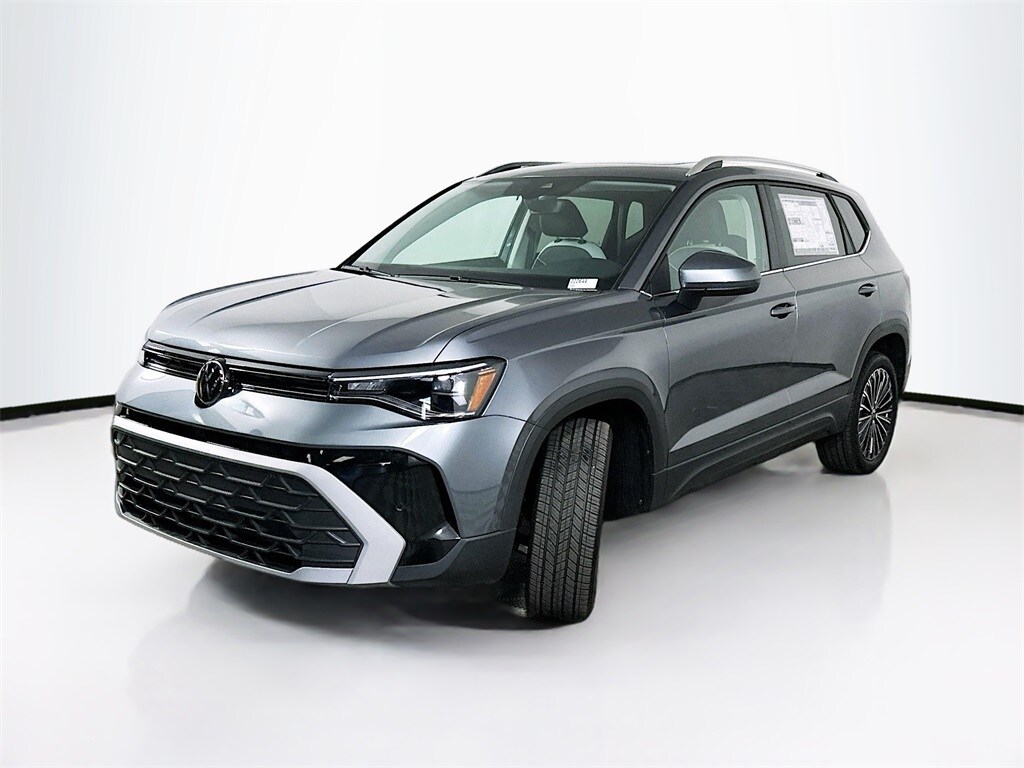 2025 Volkswagen Taos SE photo 2