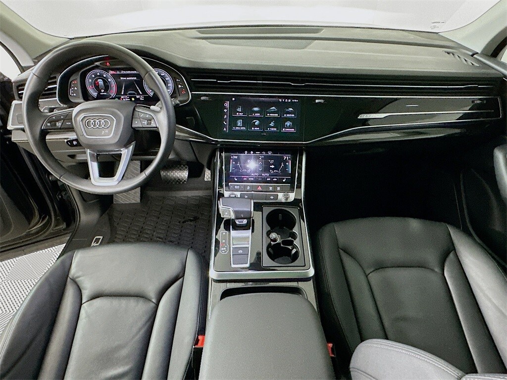 2023 Audi Q7 45 Premium photo 3
