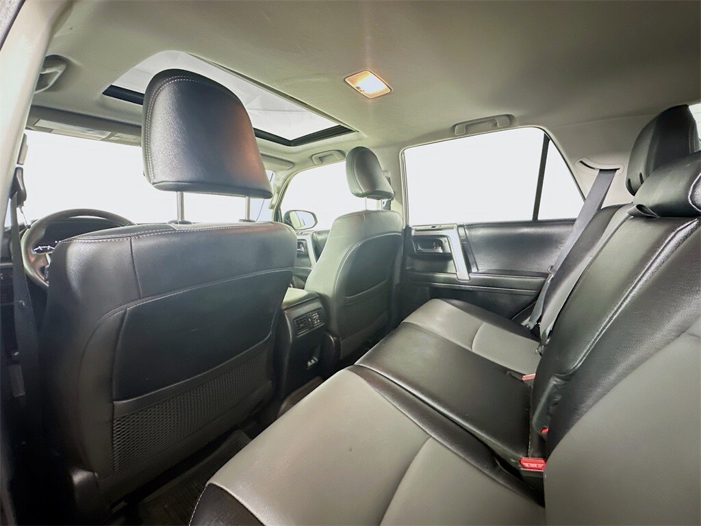 2020 Toyota 4Runner SR5 Premium photo 4