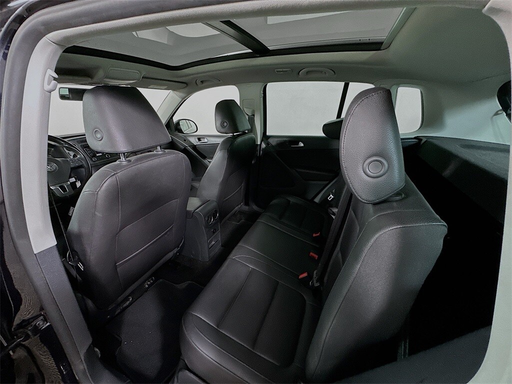 2012 Volkswagen Tiguan SE photo 3
