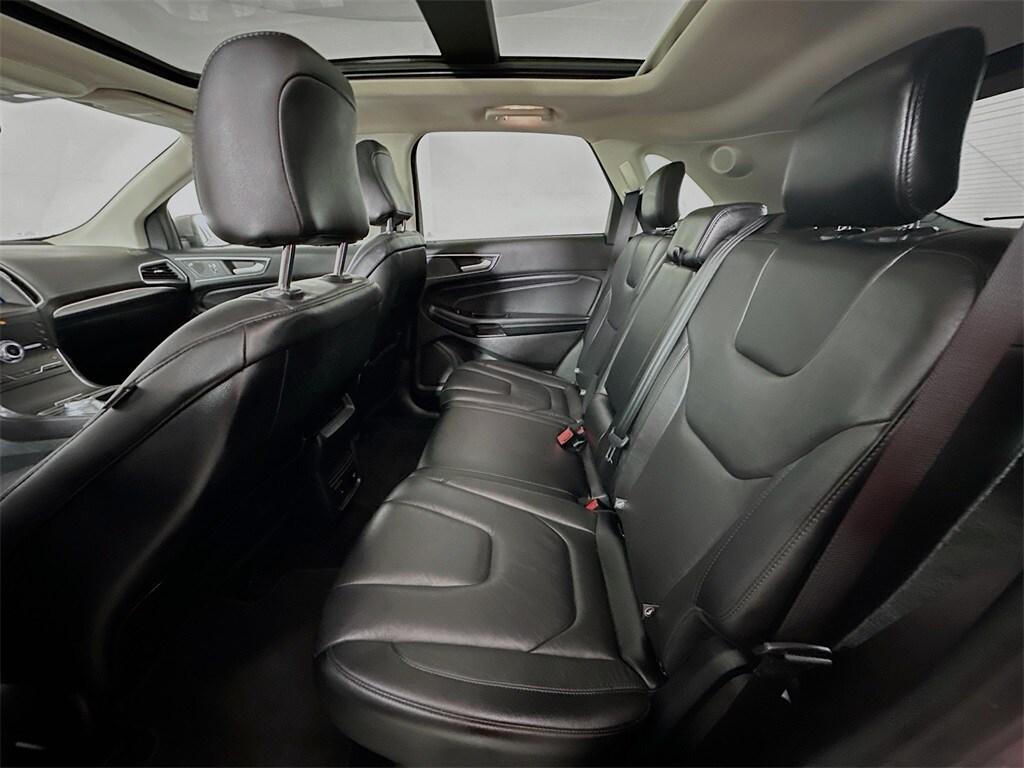 2020 Ford Edge Titanium photo 4