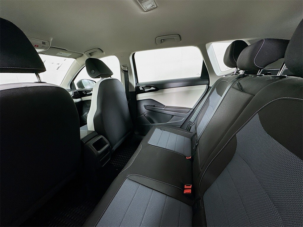 2025 Volkswagen Taos S photo 3
