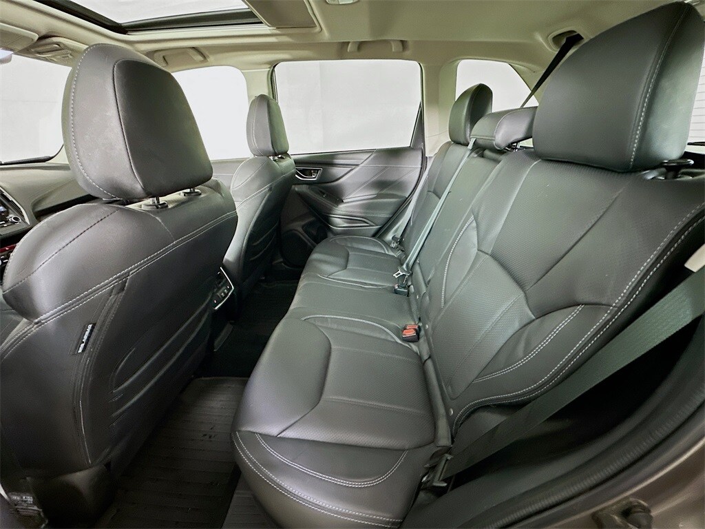 2022 Subaru Forester Touring photo 4