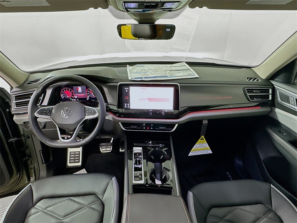 2025 Volkswagen Atlas Peak Edition SE photo 3