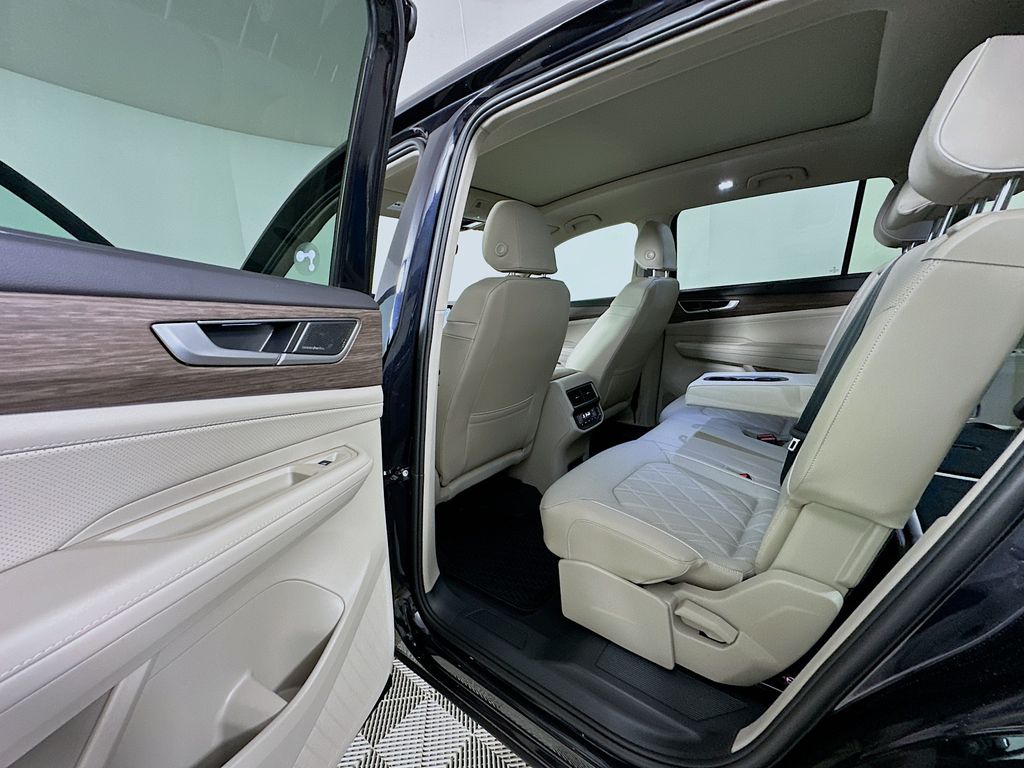 2026 Volkswagen Atlas SEL Premium R-Line - Photo 17