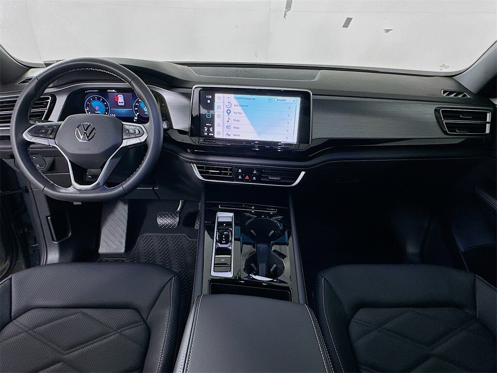 New 2026 Volkswagen Atlas Cross Sport 2.0T SE w/Technology SUV