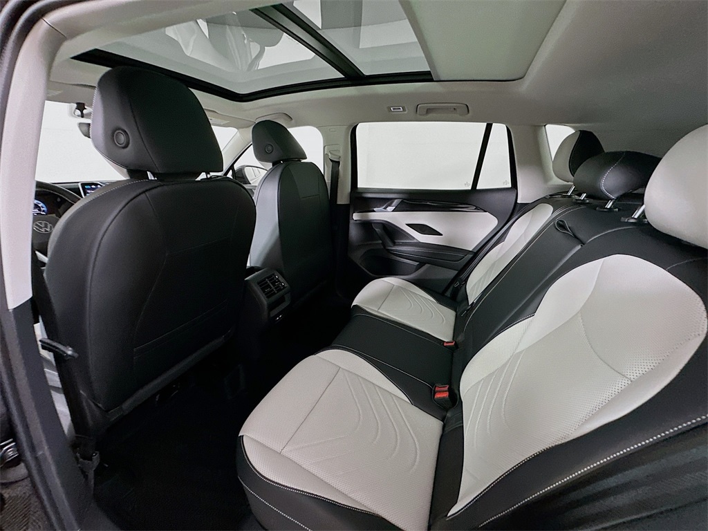 New 2025 Volkswagen Tiguan 2.0T SE SUV