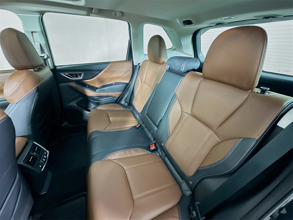 2024 Subaru Forester Touring photo 4