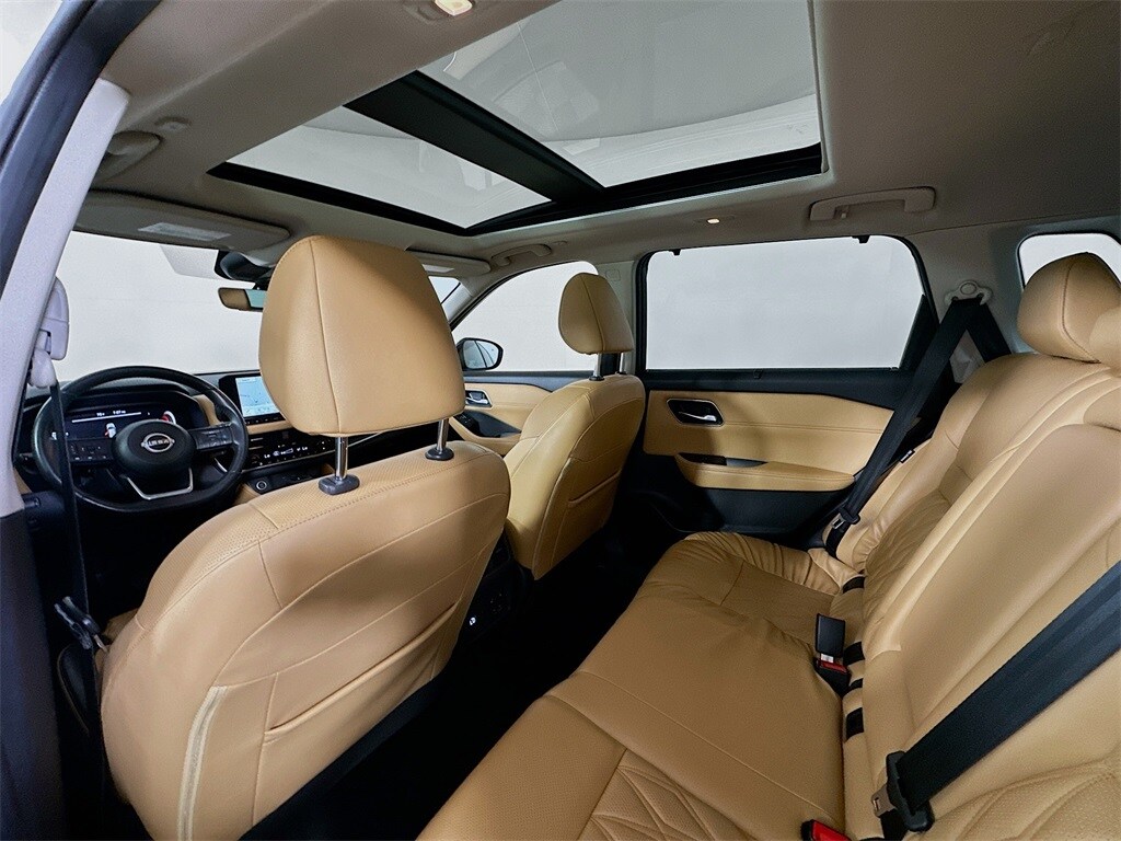 2023 Nissan Rogue Platinum photo 3