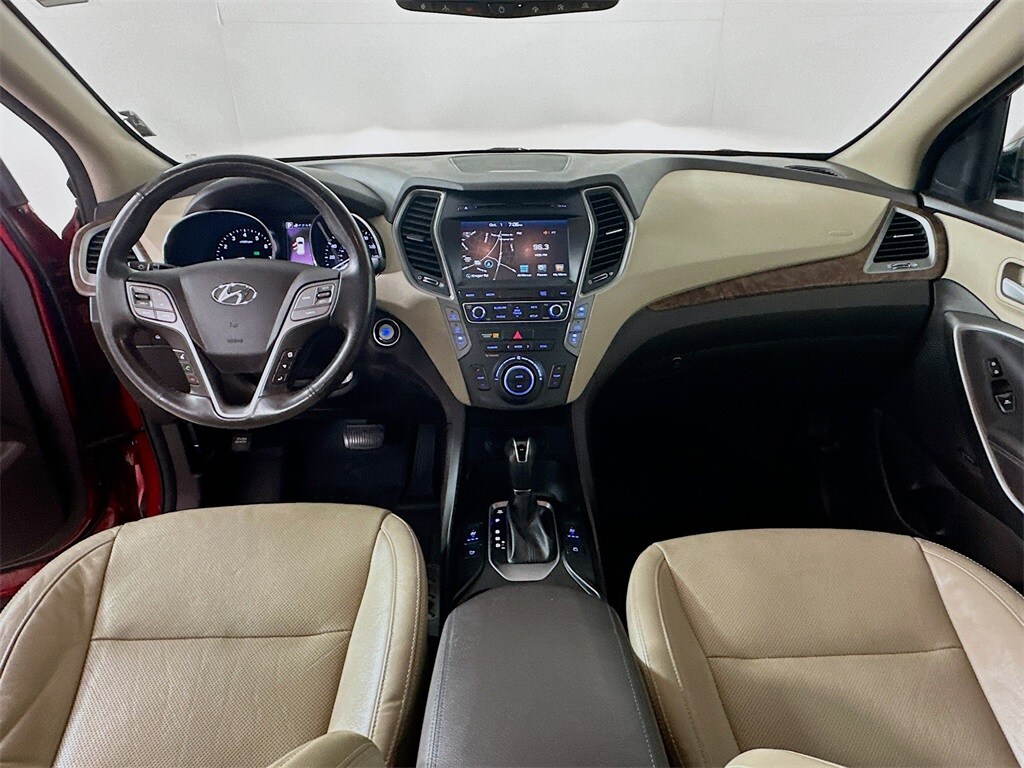 2017 Hyundai Santa Fe SE Ultimate photo 3