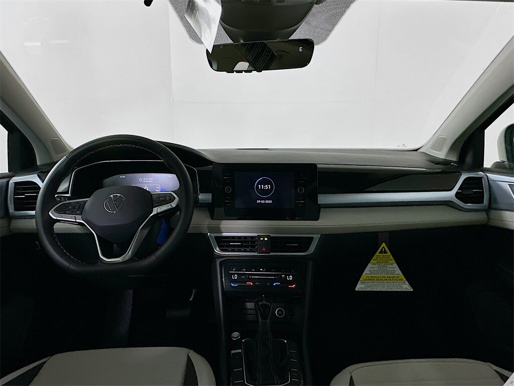 2025 Volkswagen Taos SE photo 2
