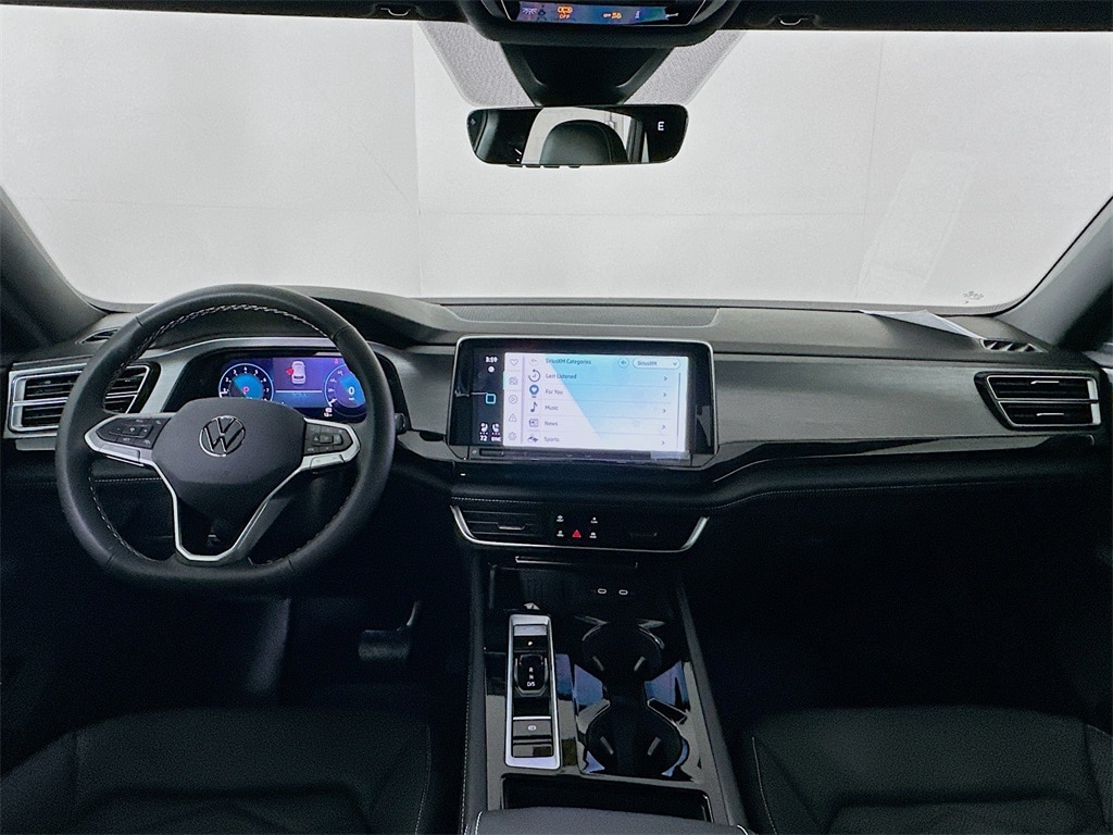 New 2025 Volkswagen Atlas Cross Sport 2.0T SE w/Technology SUV