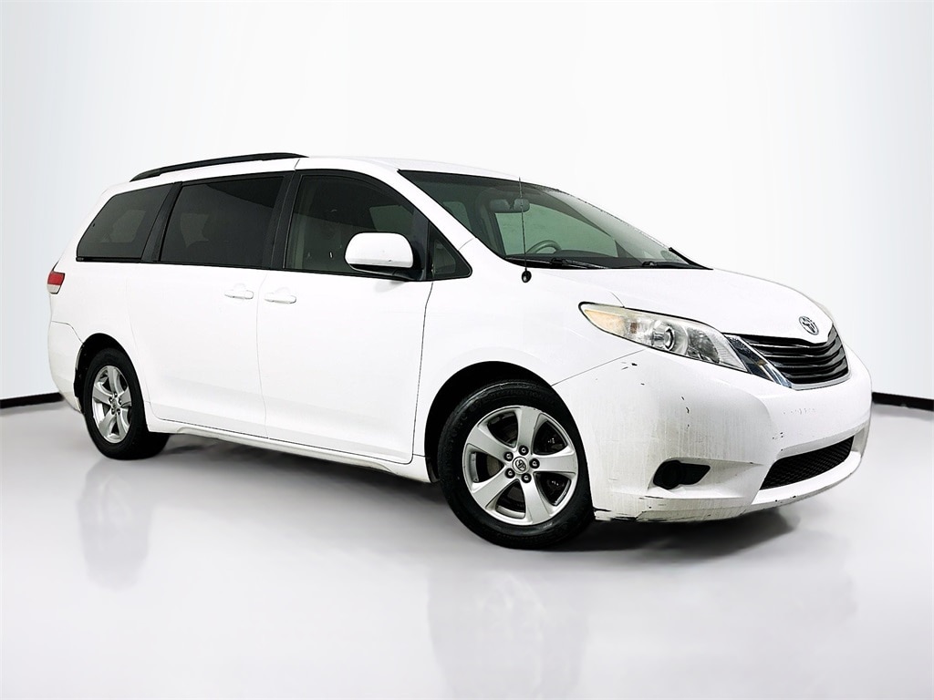 Used 2014 Toyota Sienna L Minivan/Van