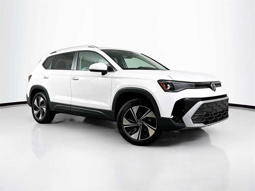 2025 Volkswagen Taos SE's photo
