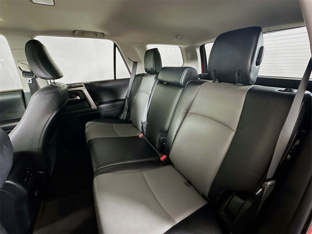 2020 Toyota 4Runner SR5 Premium photo 4