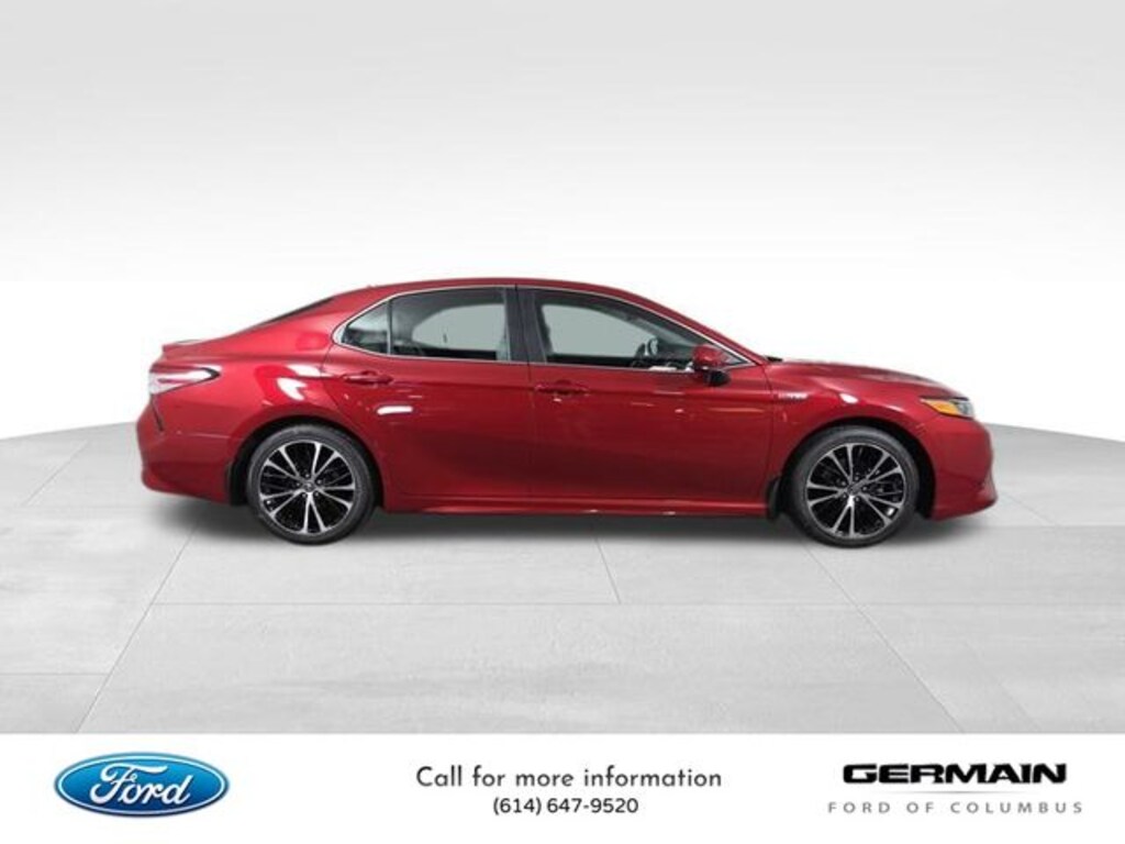 Used 2020 Toyota Camry Hybrid SE Sedan