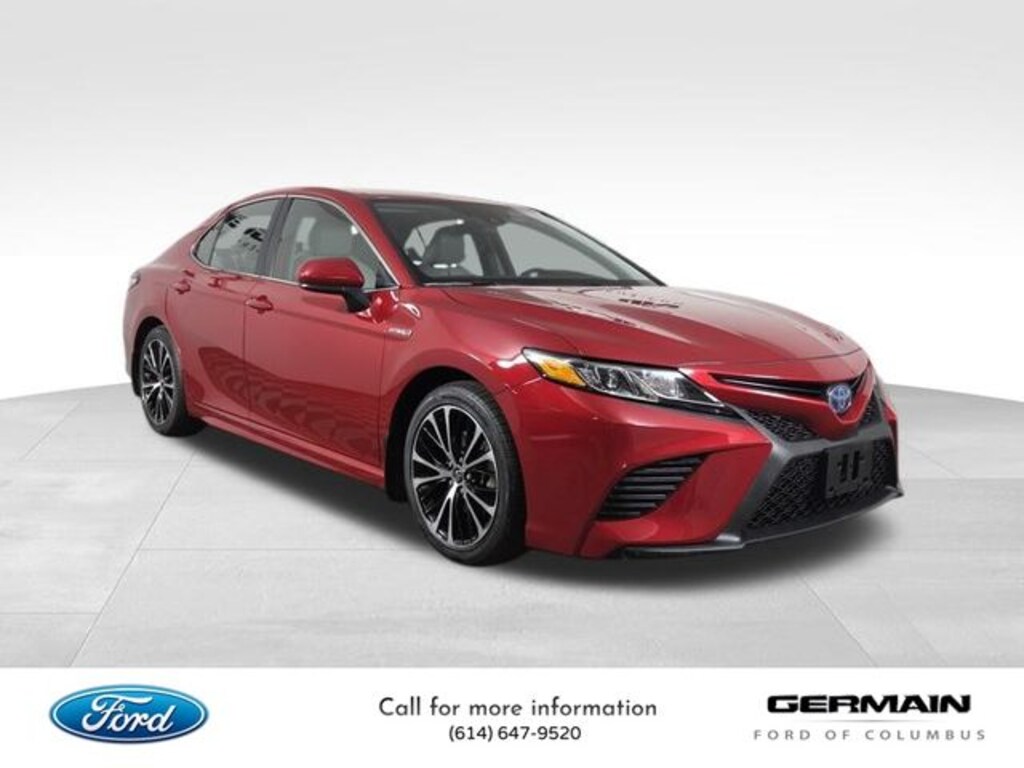 Used 2020 Toyota Camry Hybrid SE Sedan