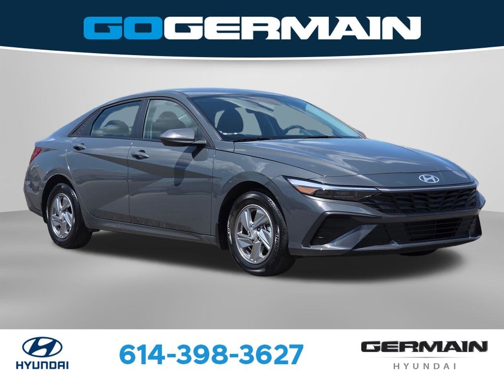 Used 2025 Hyundai Elantra SE Sedan