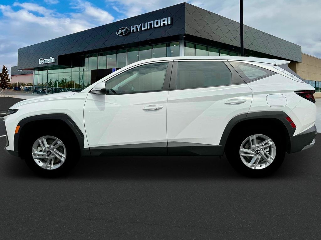 New 2025 Hyundai Tucson SE SUV