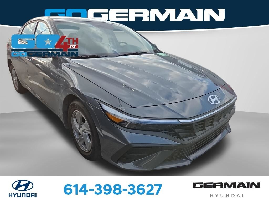 Used 2025 Hyundai Elantra SE Sedan
