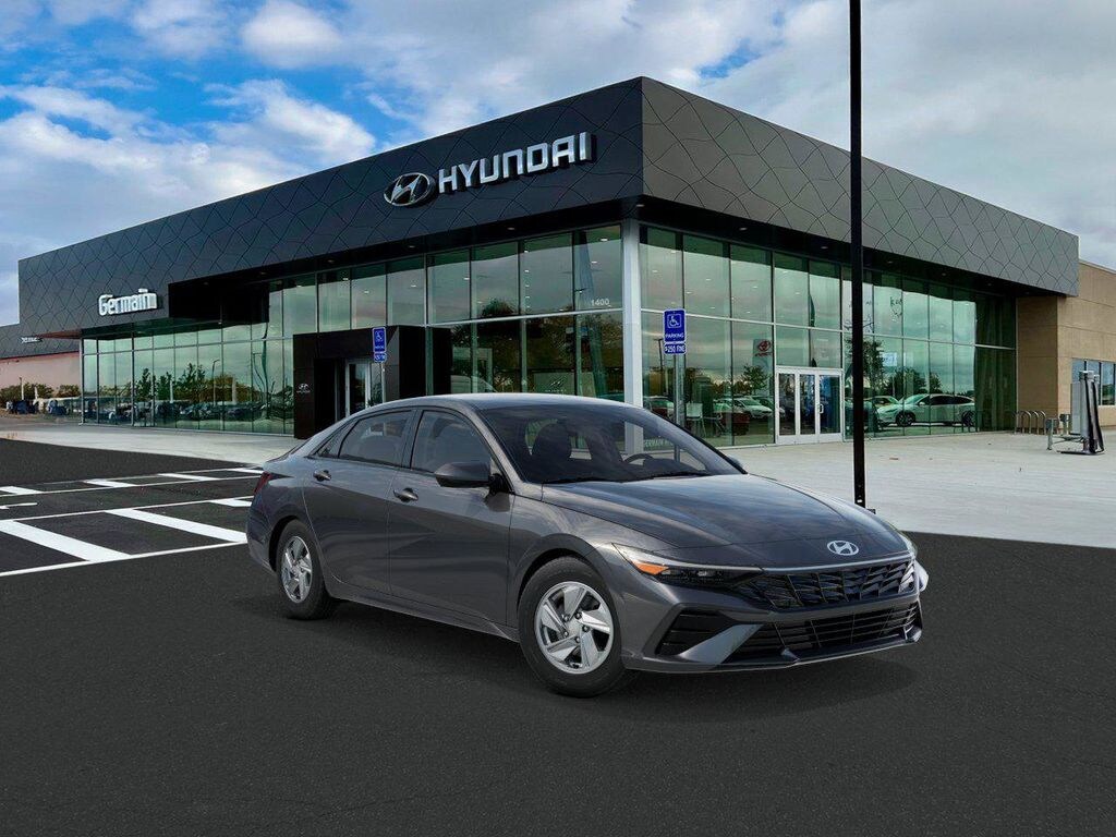 New 2026 Hyundai Elantra SE Sedan