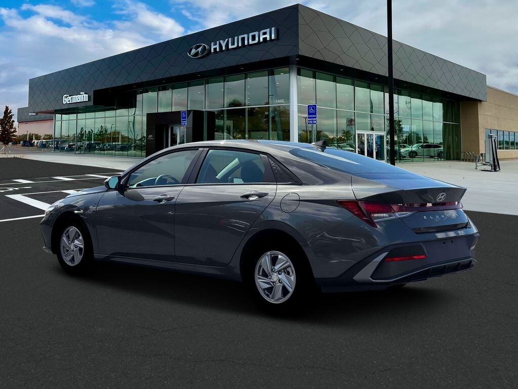 New 2026 Hyundai Elantra SE Sedan