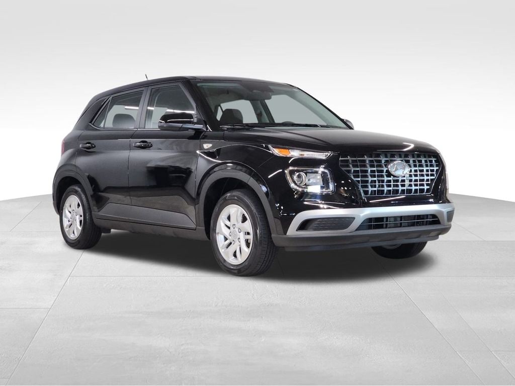 Used 2023 Hyundai Venue SE SUV