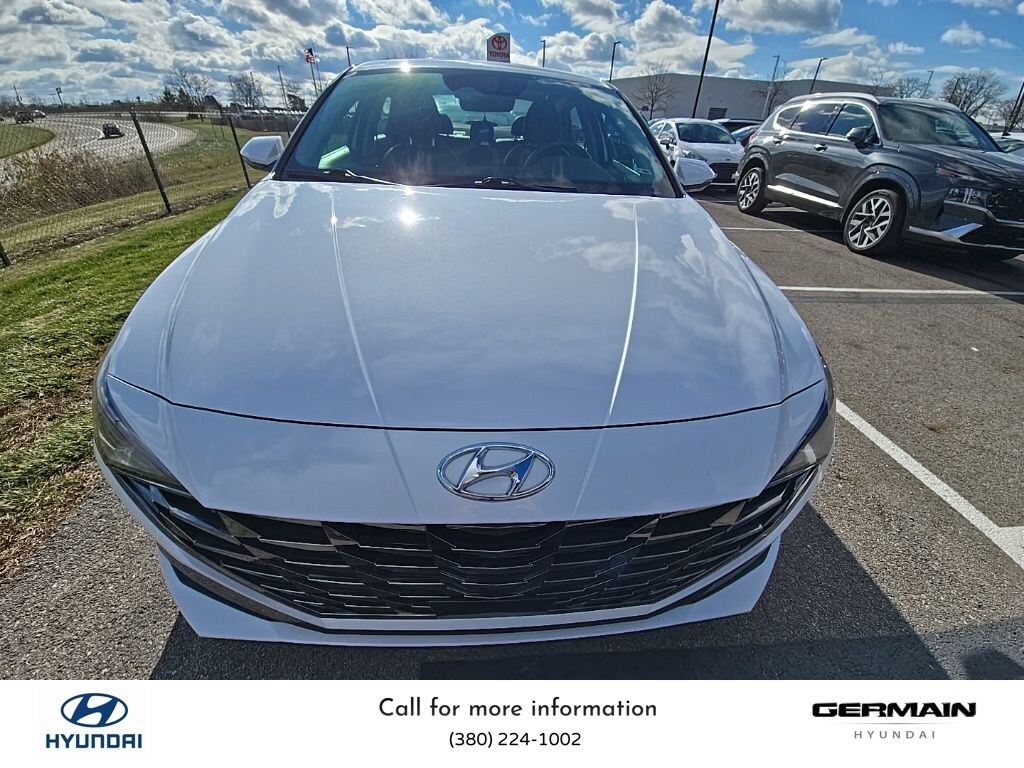 New 2023 Hyundai Elantra Limited Sedan