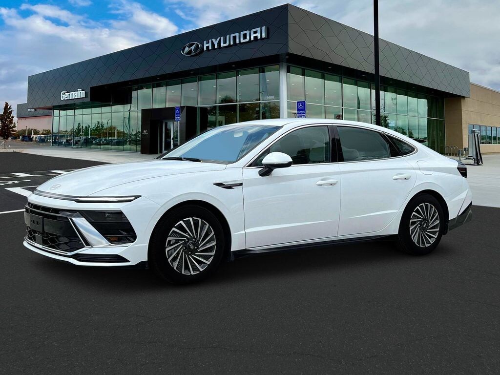 New 2025 Hyundai Sonata Hybrid SEL Sedan