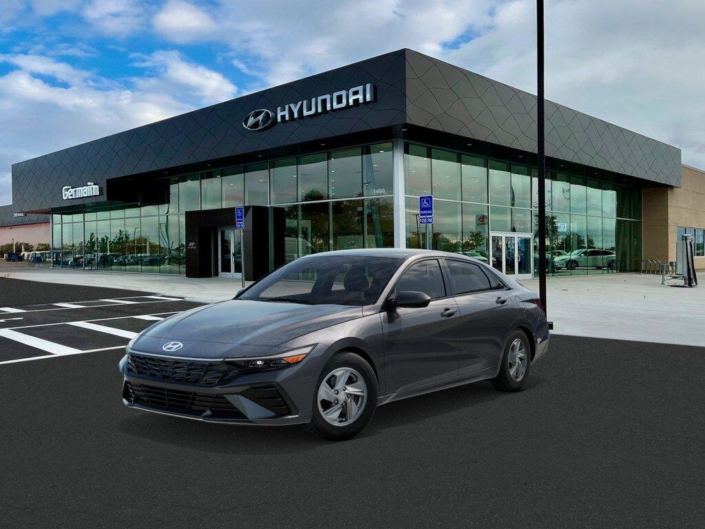 New 2026 Hyundai Elantra SE Sedan