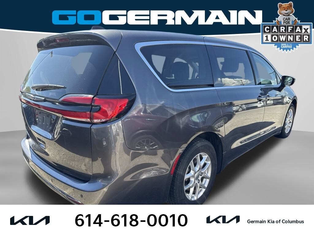 Used 2023 Chrysler Pacifica Touring L Van Passenger Van