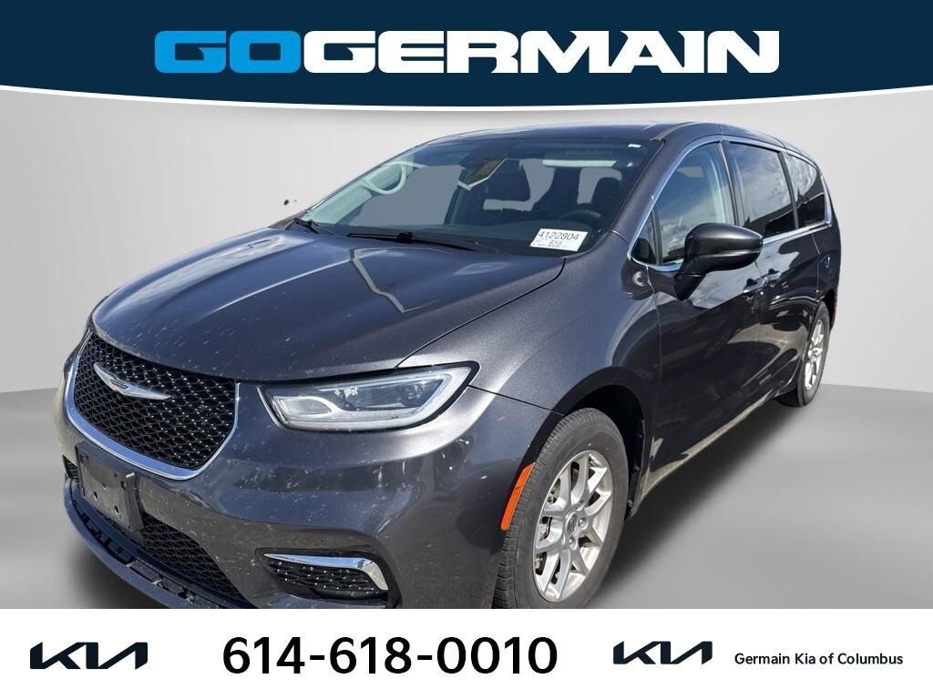 Used 2023 Chrysler Pacifica Touring L Van Passenger Van