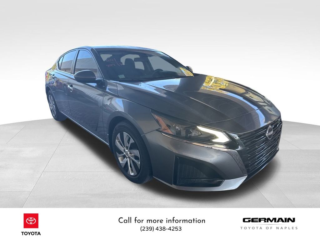 2023 Nissan Altima 2.5 S photo 2