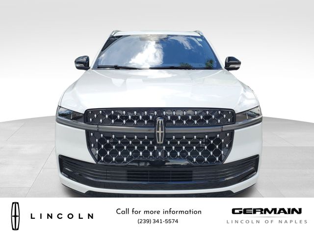 2025 Lincoln Navigator Black Label photo 2