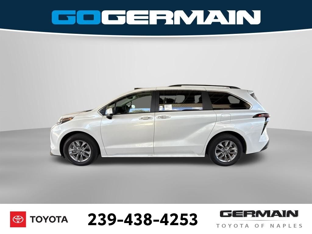Used 2025 Toyota Sienna XLE Minivan/Van