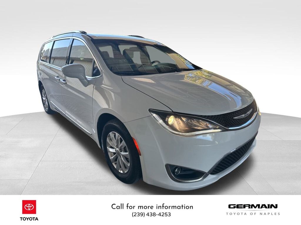 Used 2018 Chrysler Pacifica Touring L Minivan/Van
