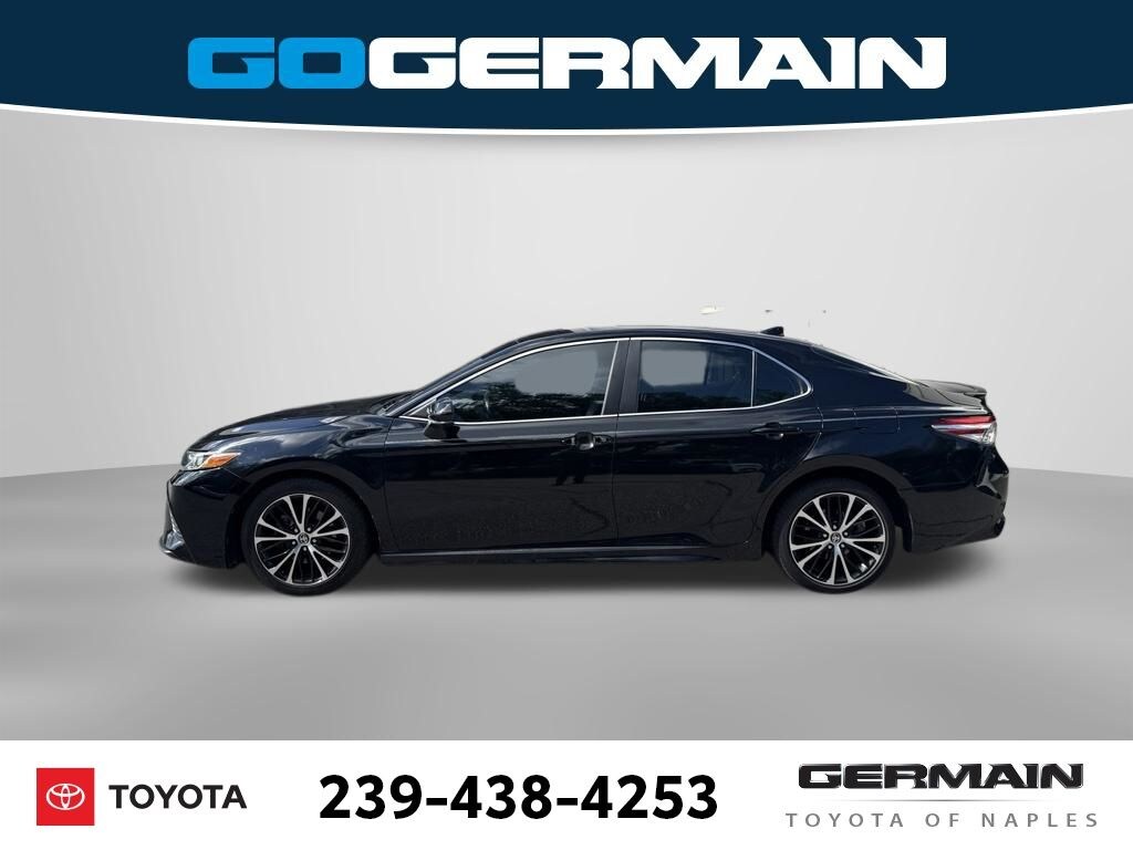 Used 2020 Toyota Camry SE Sedan