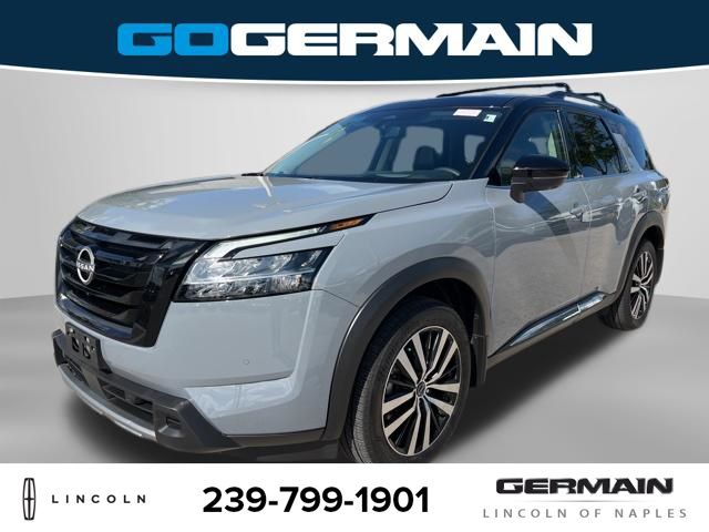 2024 Nissan Pathfinder Platinum 4WD's photo