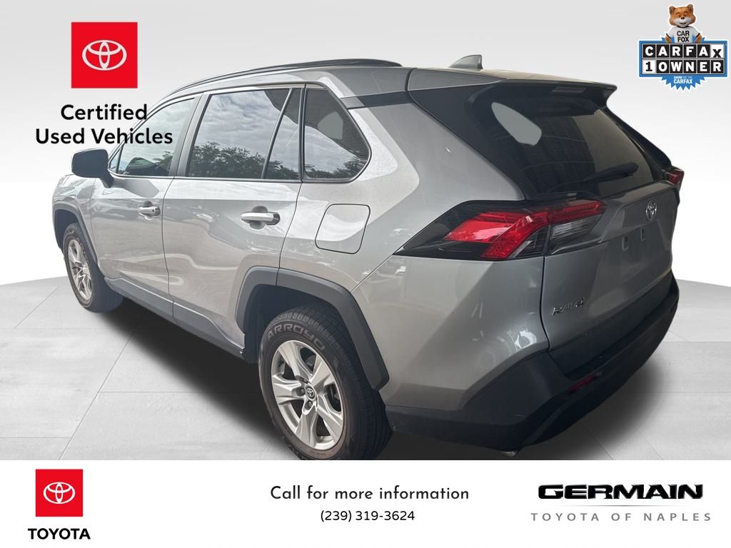 2021 Toyota RAV4 XLE photo 2